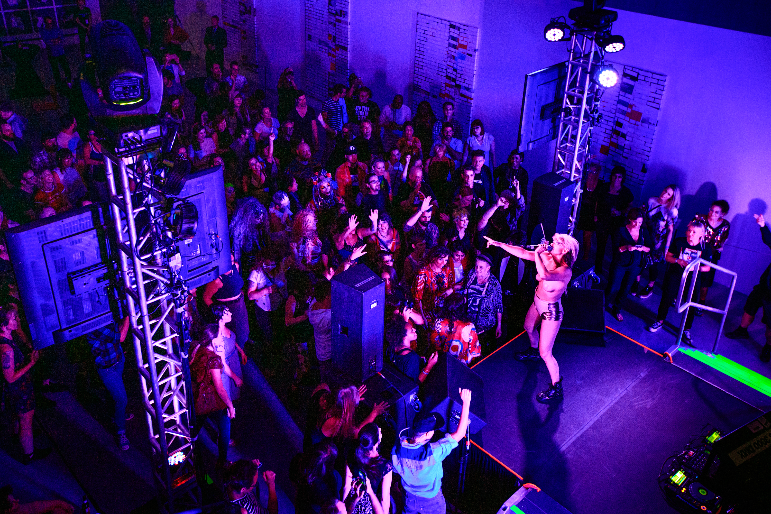 Charlie le Mindu x Peaches Live Performance
