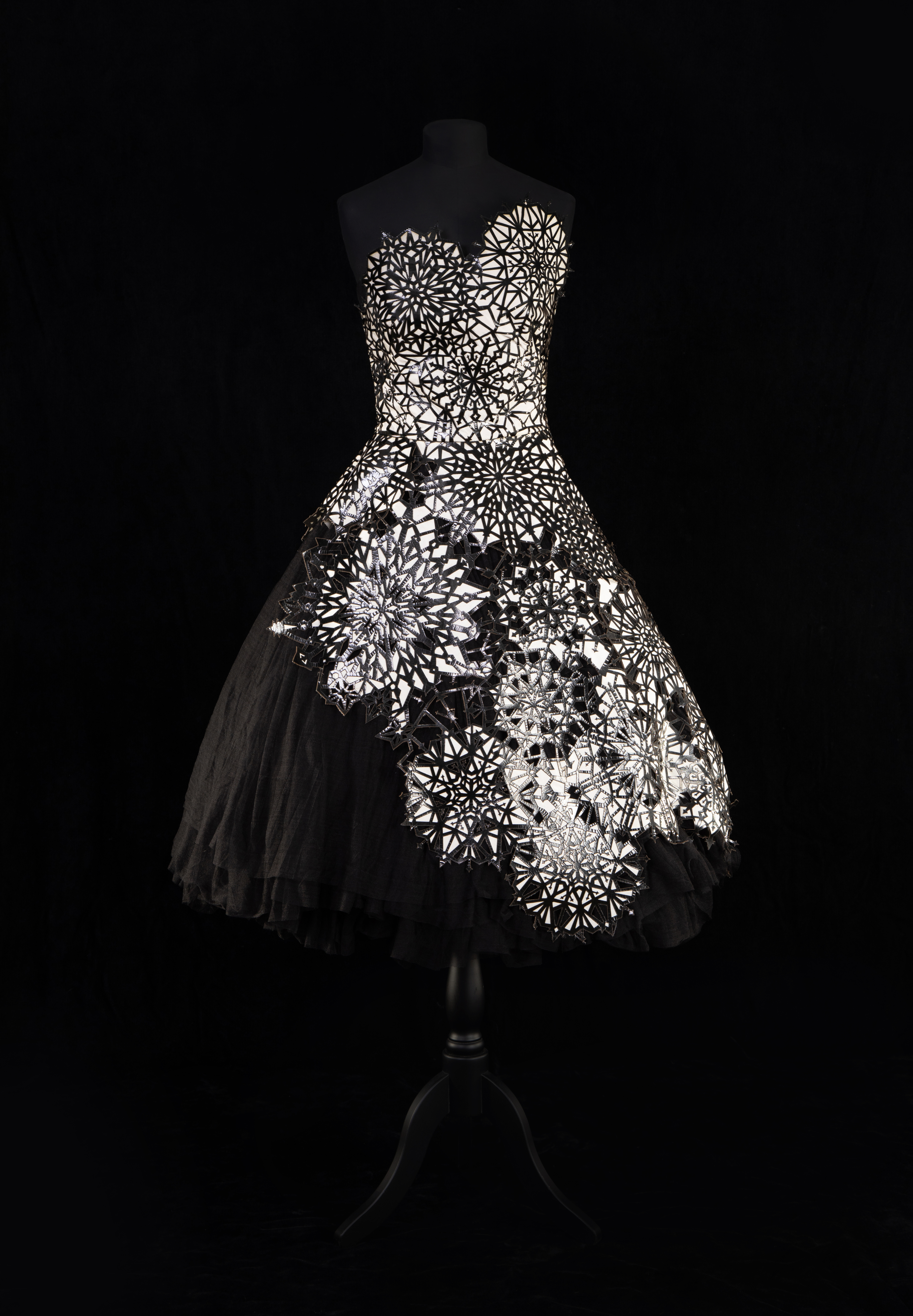 Lee Alexander McQueen & Ann Ray: Rendez-Vous explores the